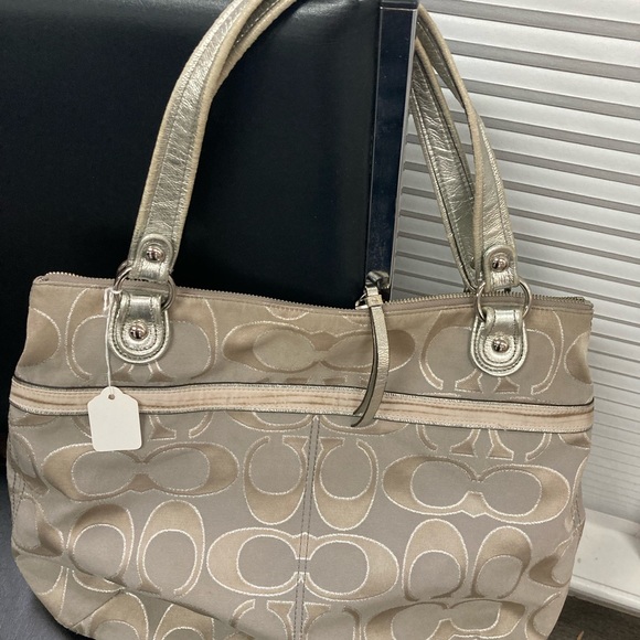 Coach bag. - Picture 2 of 2